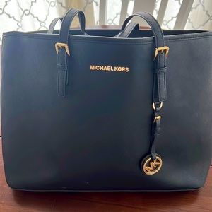 Michael Michael Kors Jet Set Saffiano Leather Tote In Black like new condition!